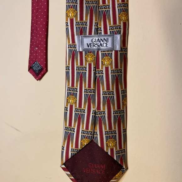 Versace Silk Tie Red and Gold Patterned Tie - Picture 5 of 6